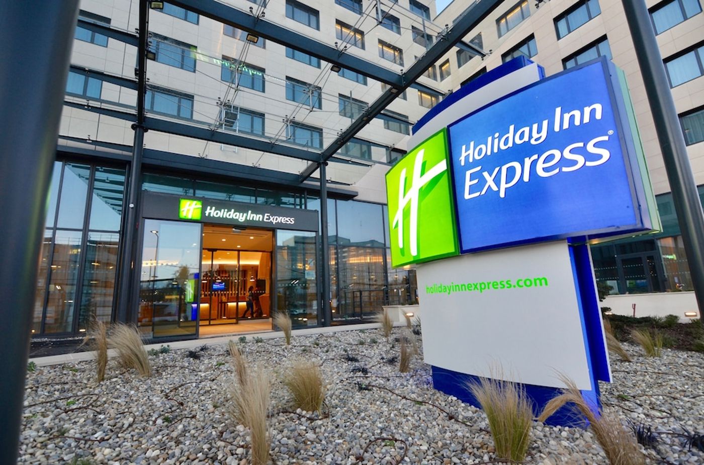 expedia-3159975-2