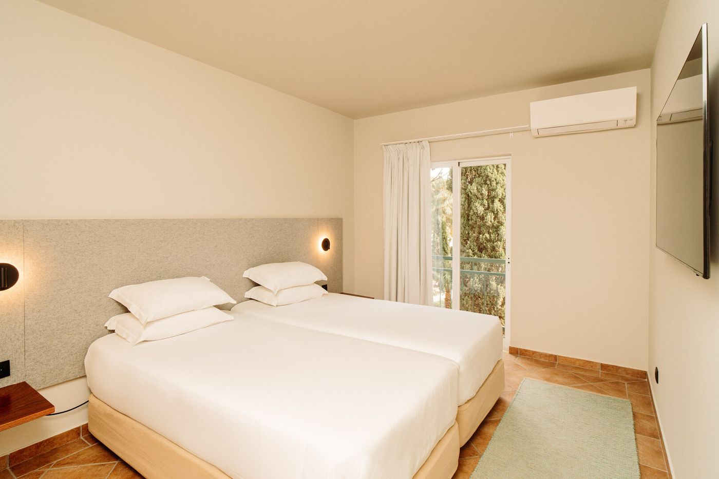 12.10.26 Vale Del Rei Hotels and Villas