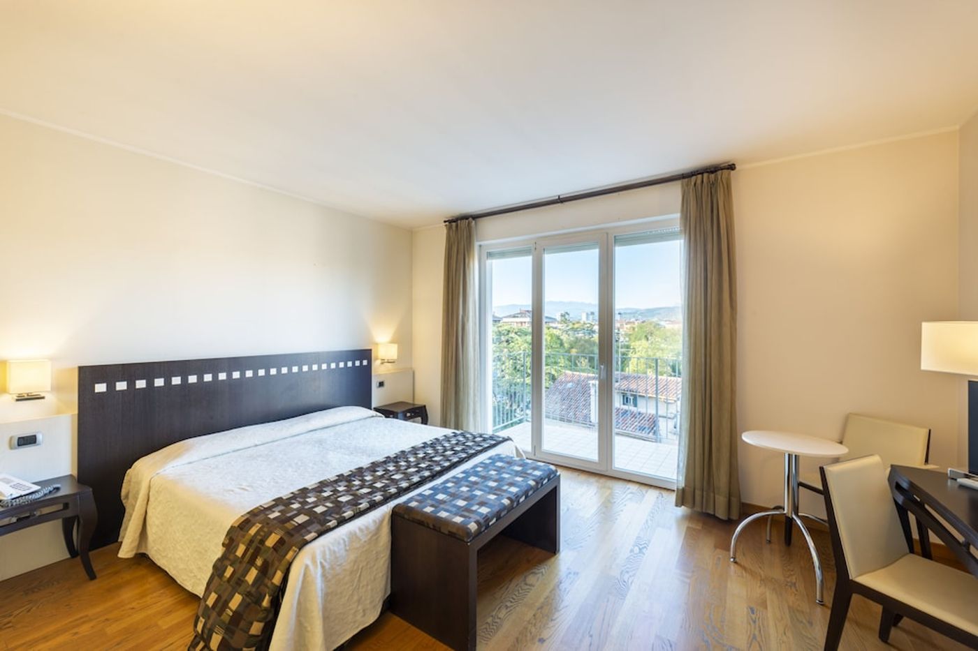 expedia-3162751-25