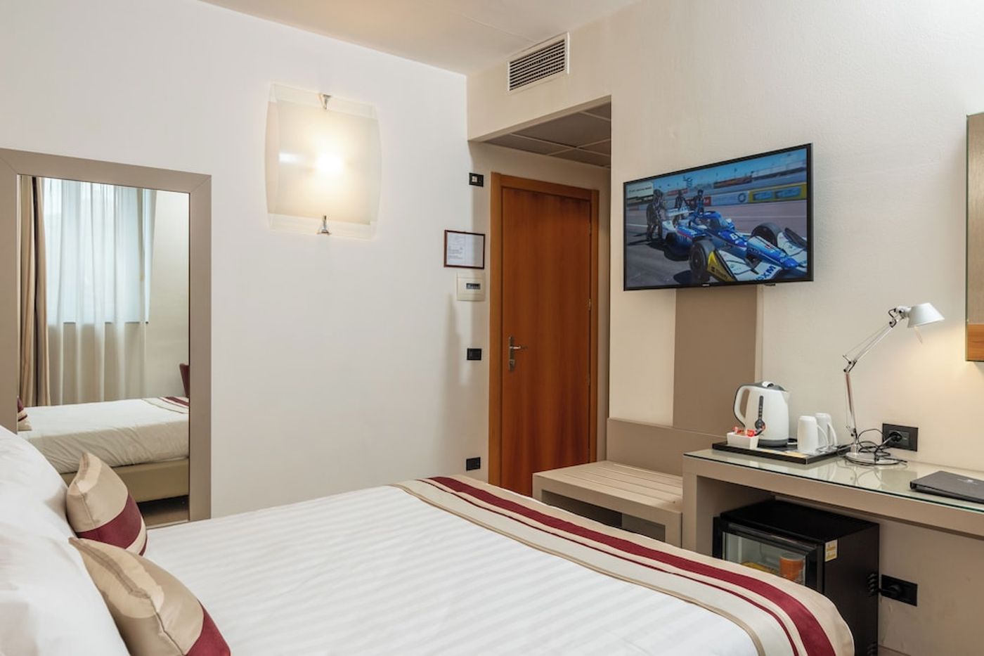 expedia-3159904-14