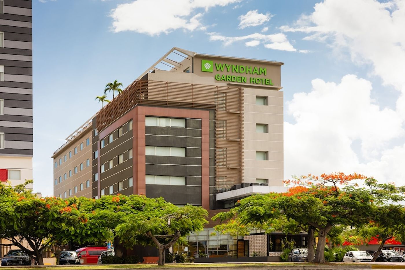 expedia-3166537-1