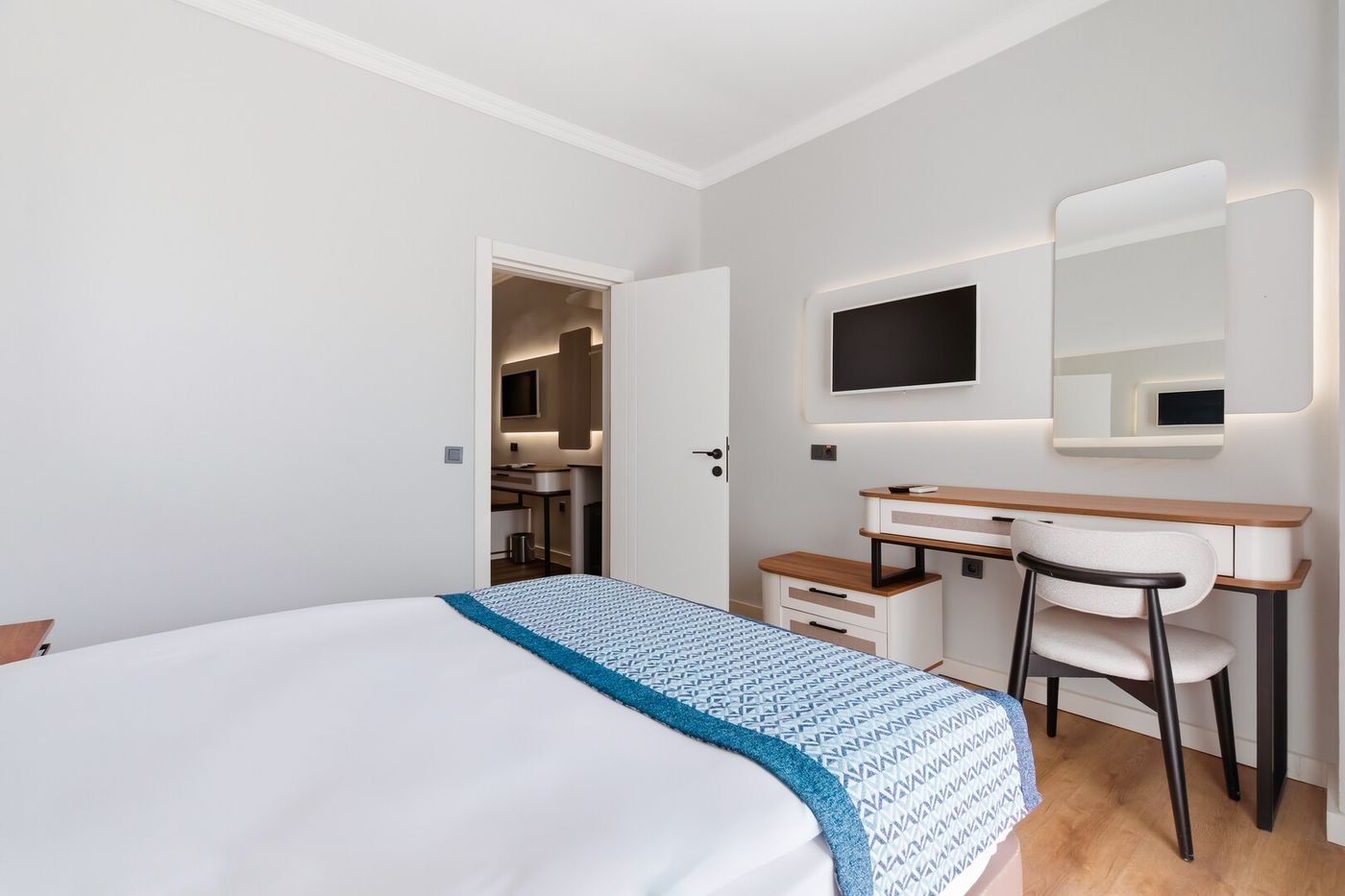 Q Ella Beach Hotel