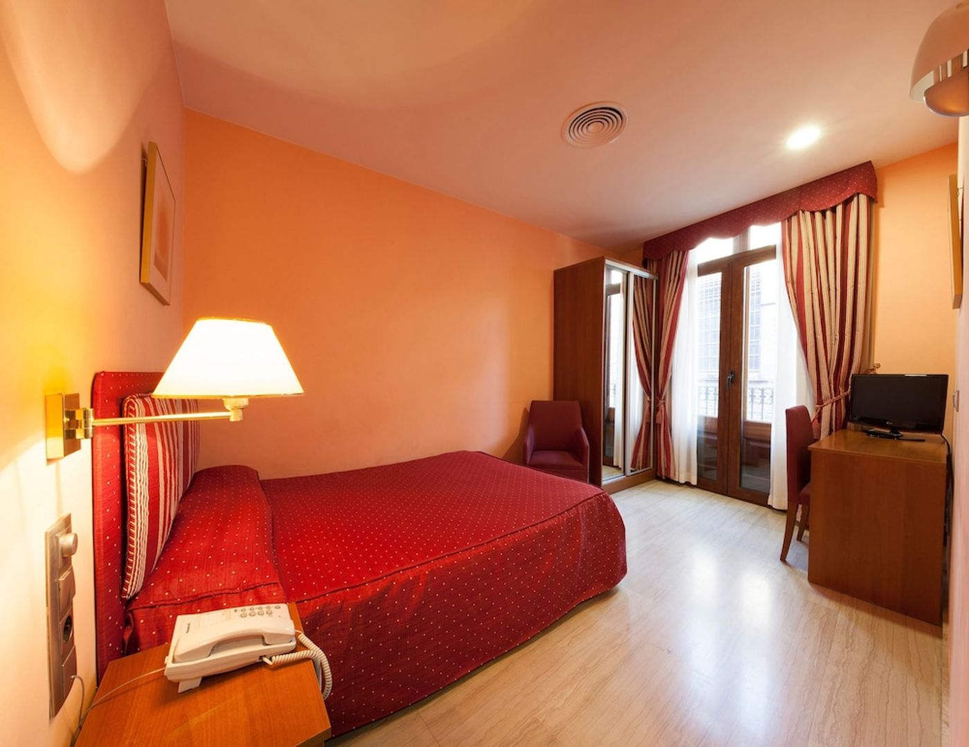 expedia-3165092-14