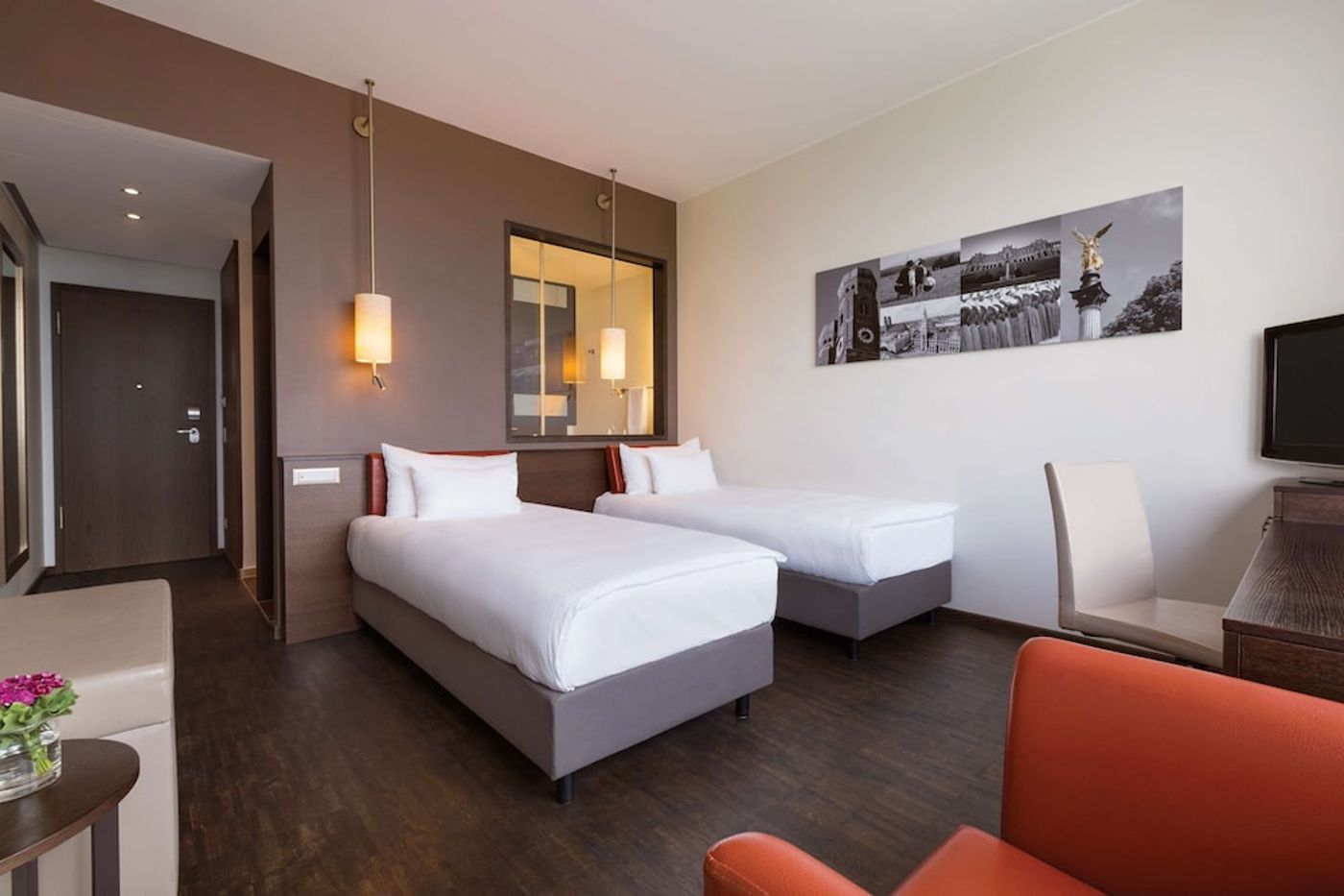 expedia-3159924-25