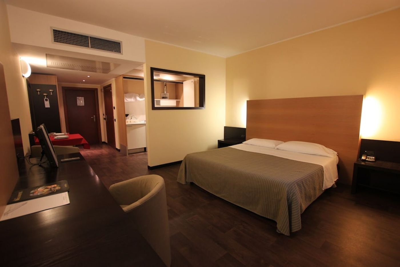 expedia-3163576-6
