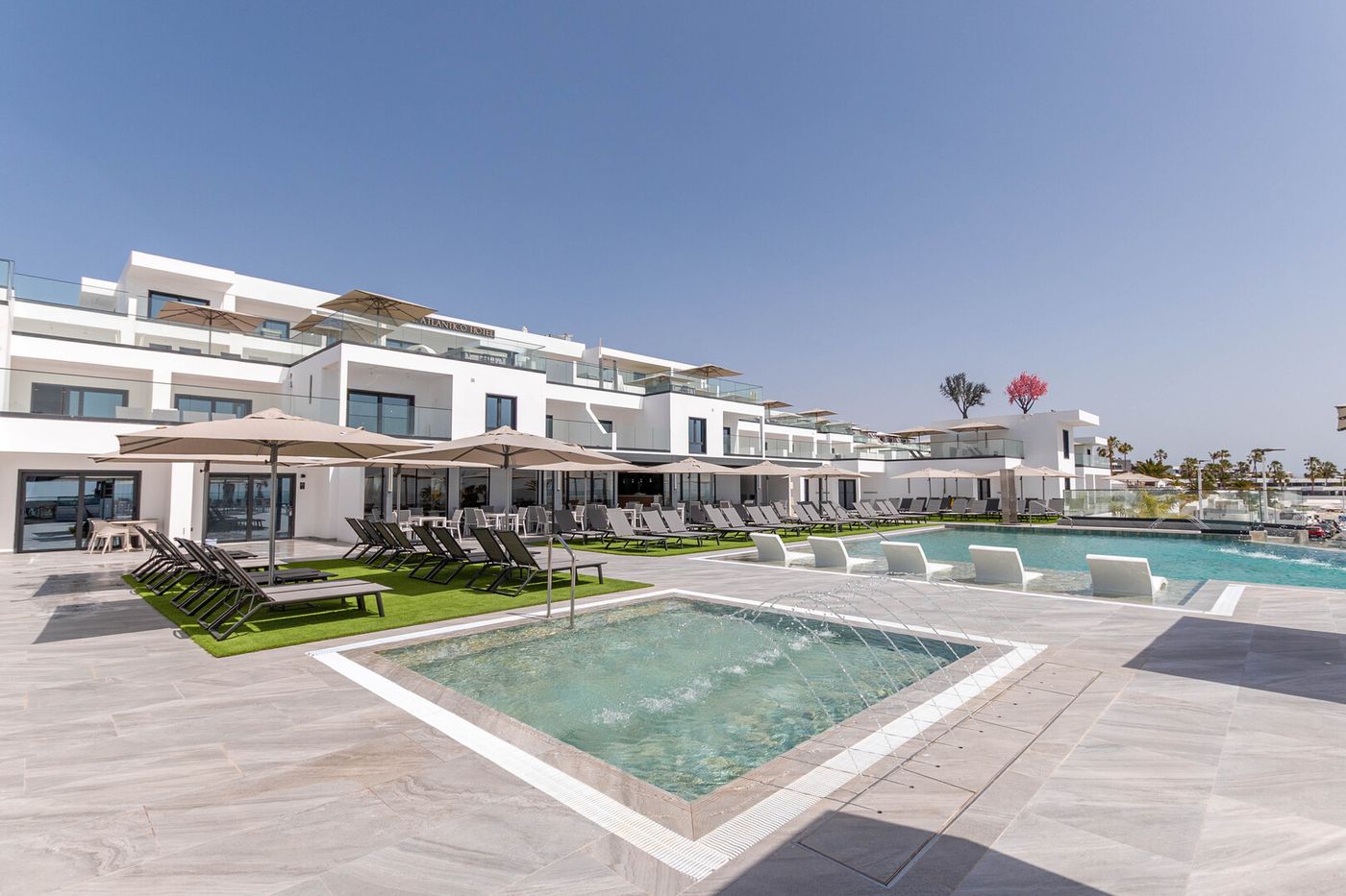 ROYAL ATLANTICO
