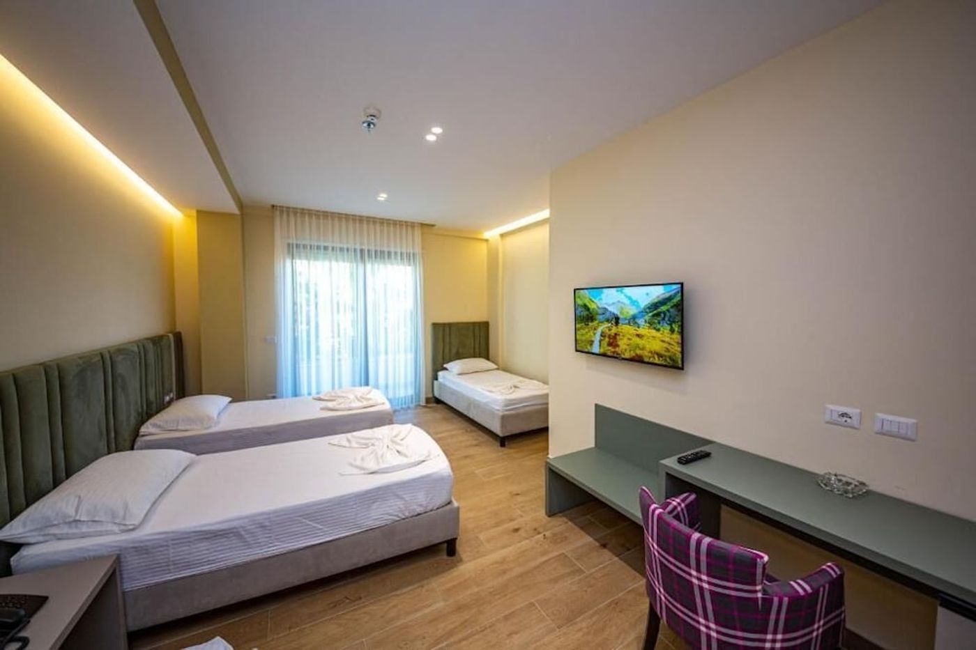 expedia-3156389-25
