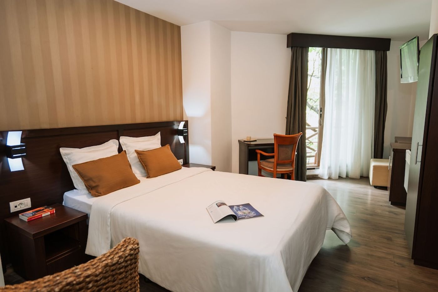 expedia-3163966-1