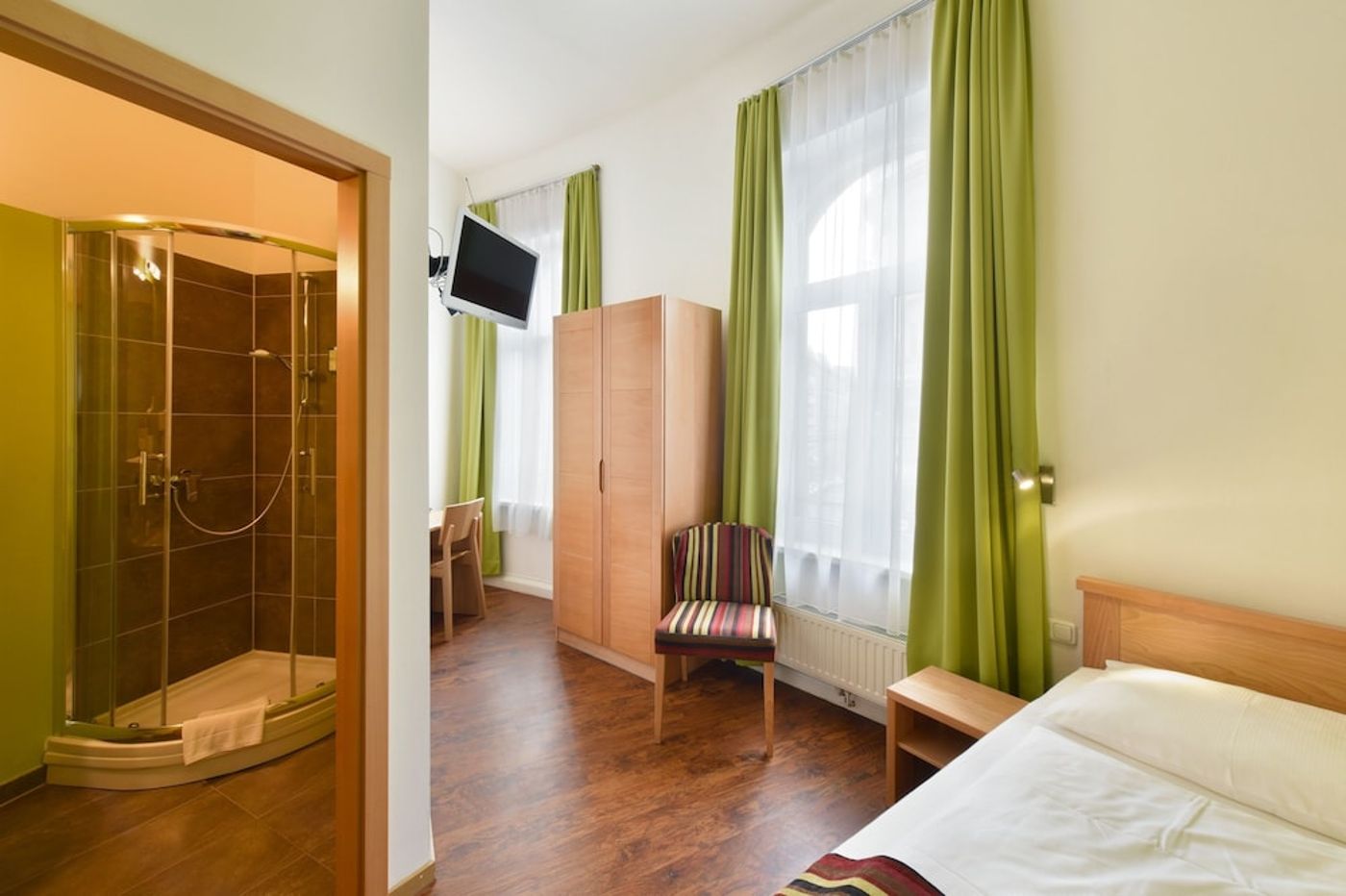 expedia-3163953-4