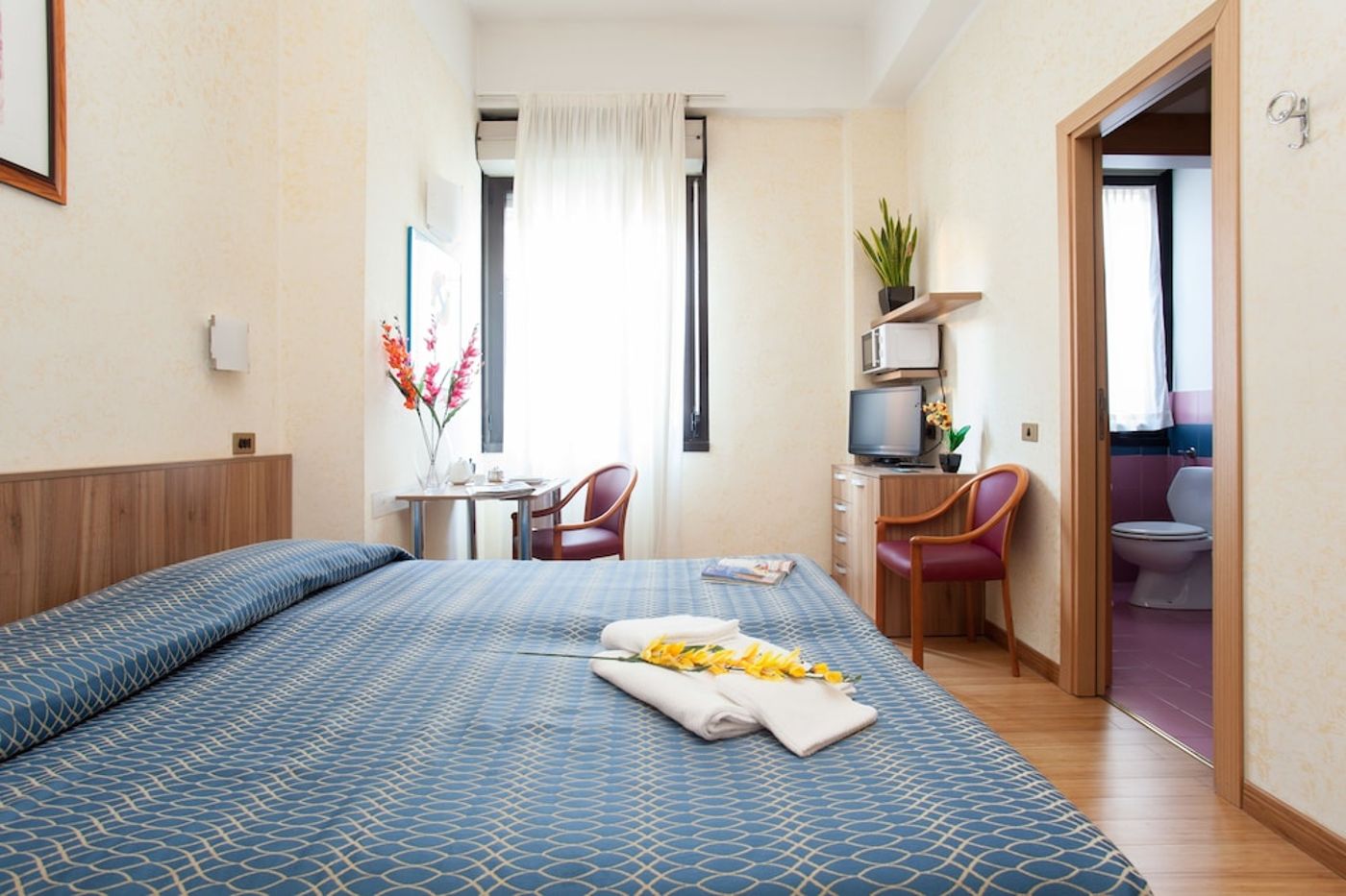expedia-3159921-22