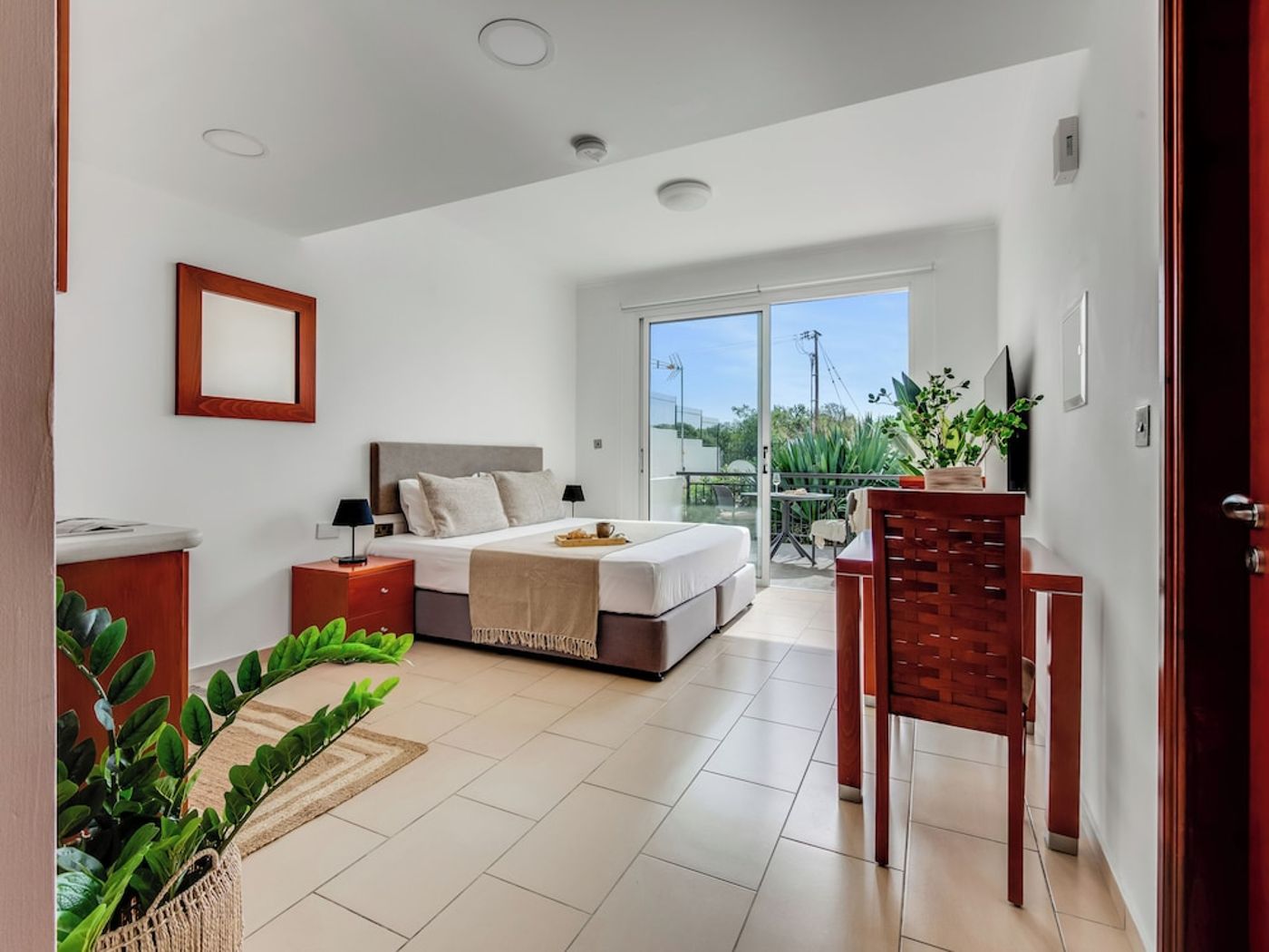 expedia-3166130-30