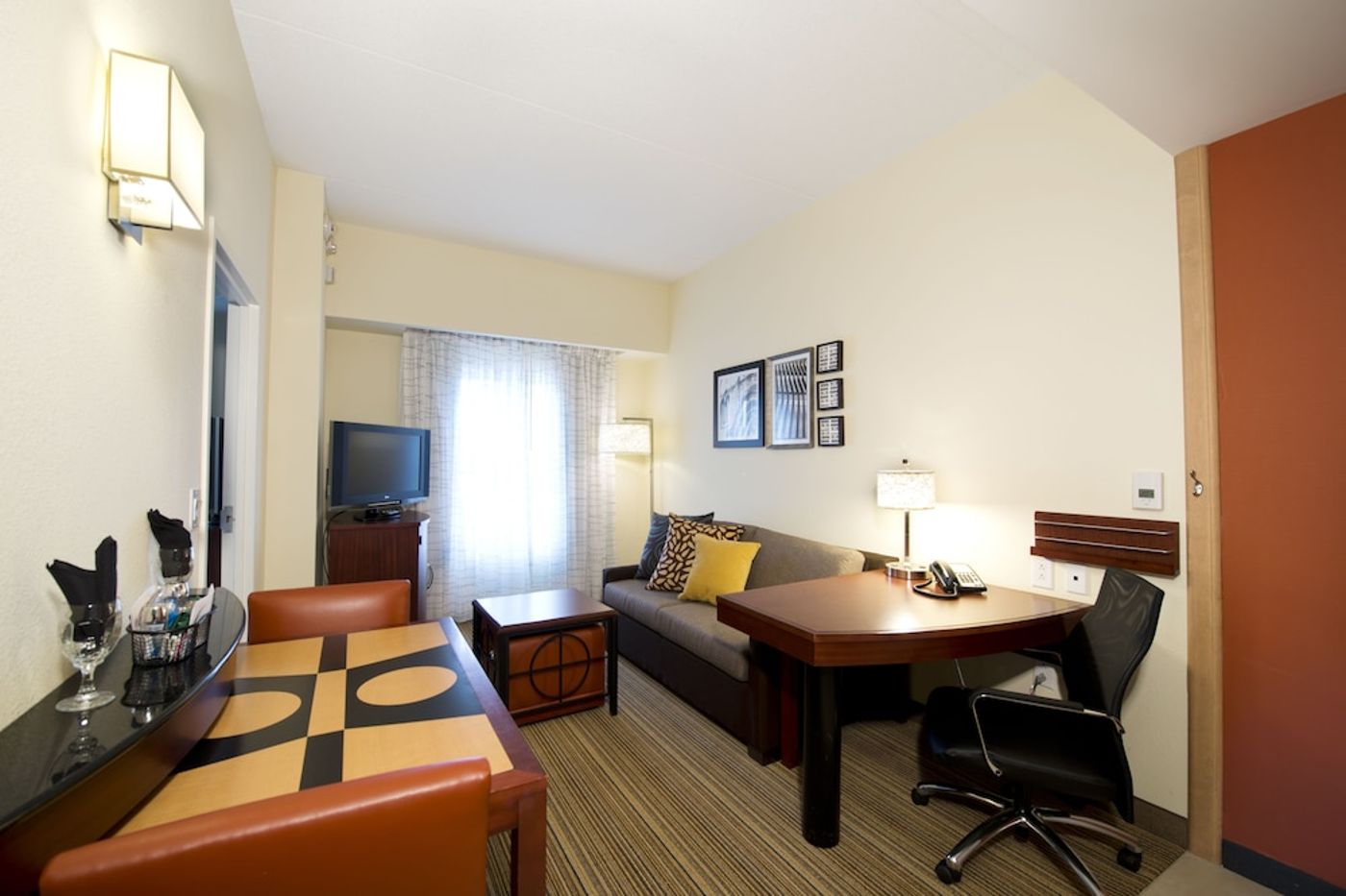 expedia-3163875-8