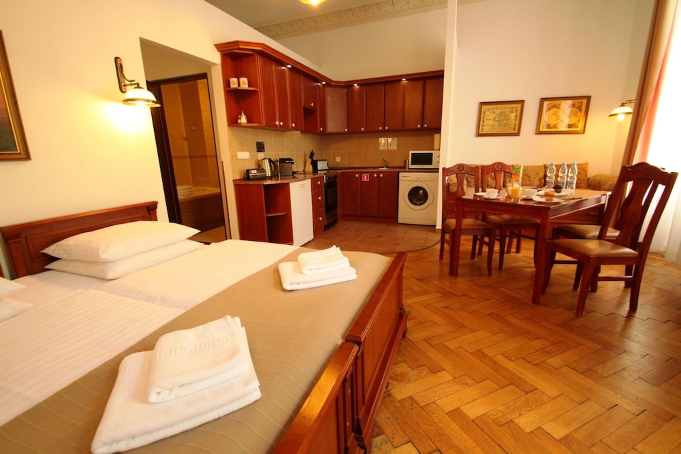 expedia-3166468-7