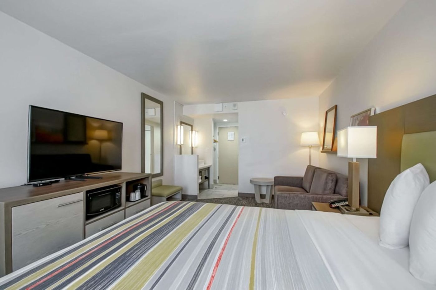 expedia-3165942-28