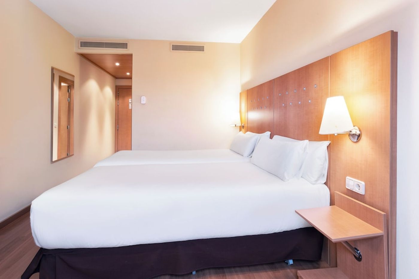 expedia-3166038-6