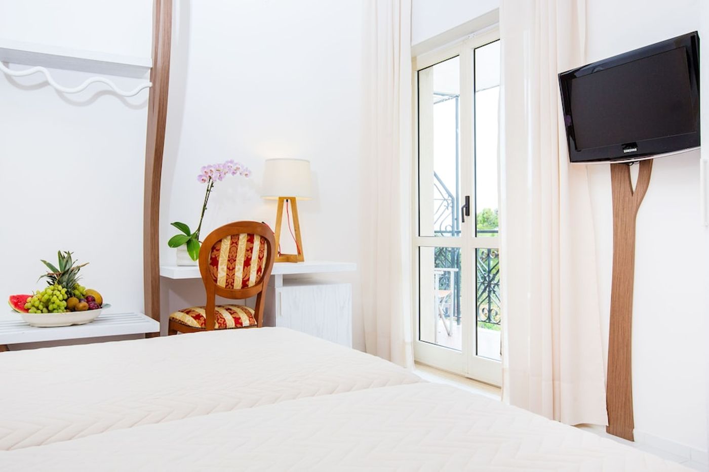 expedia-3166843-2