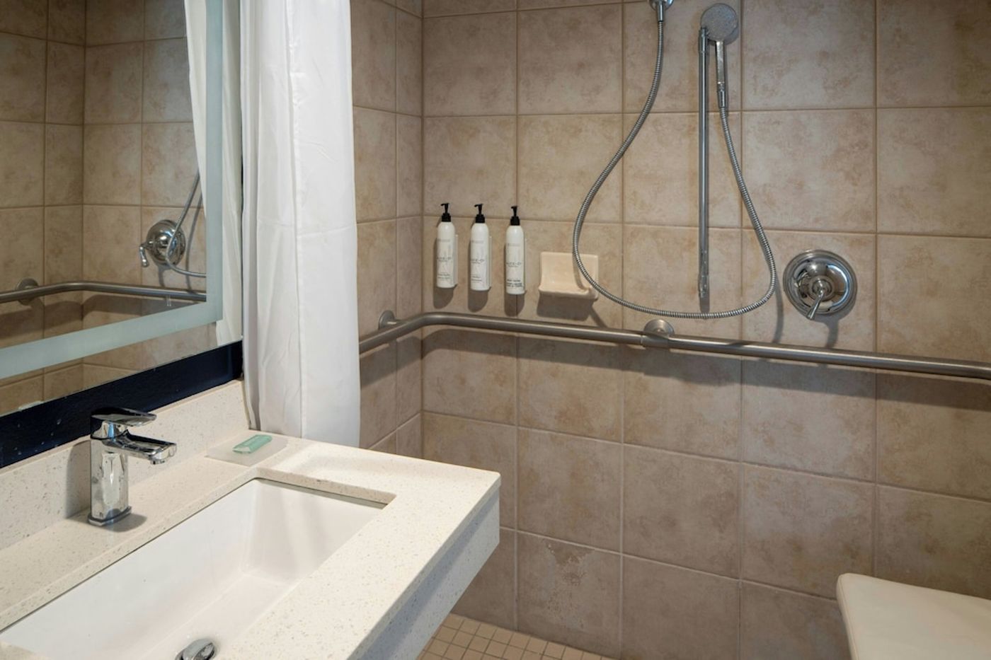 expedia-3165943-15