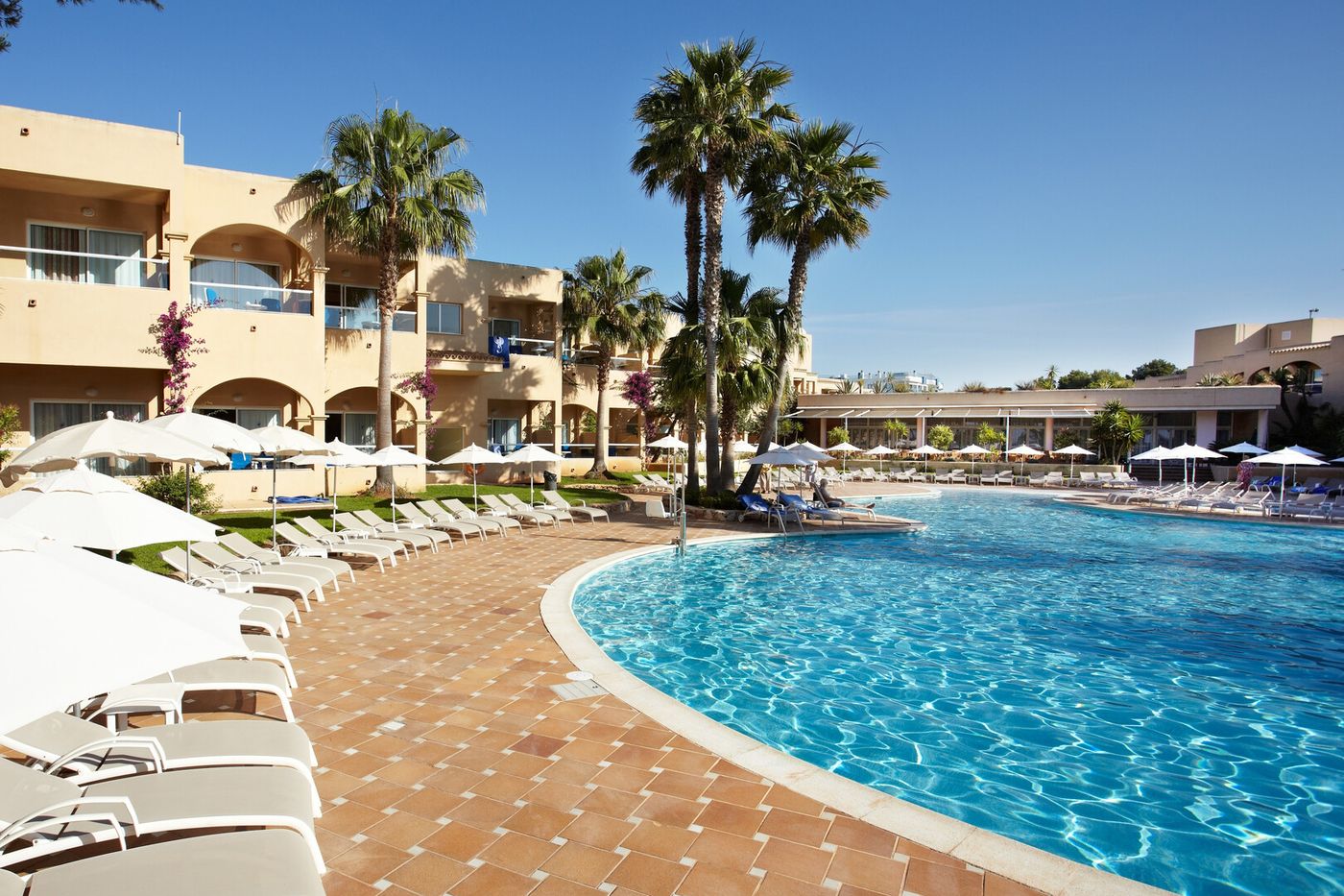 02.10.26 Grupotel Santa Eularia