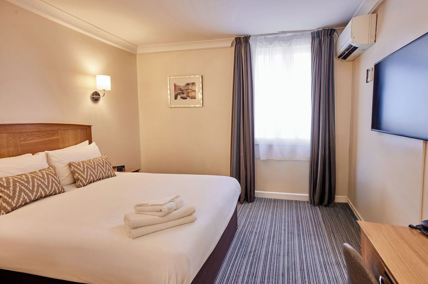 expedia-3157025-30