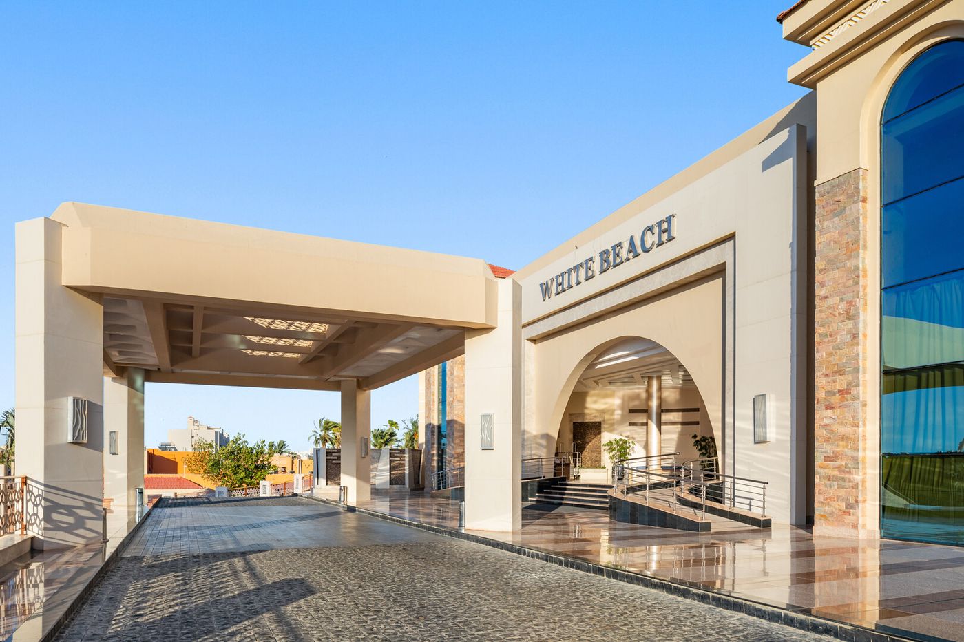 Pickalbatros White Beach 30.01