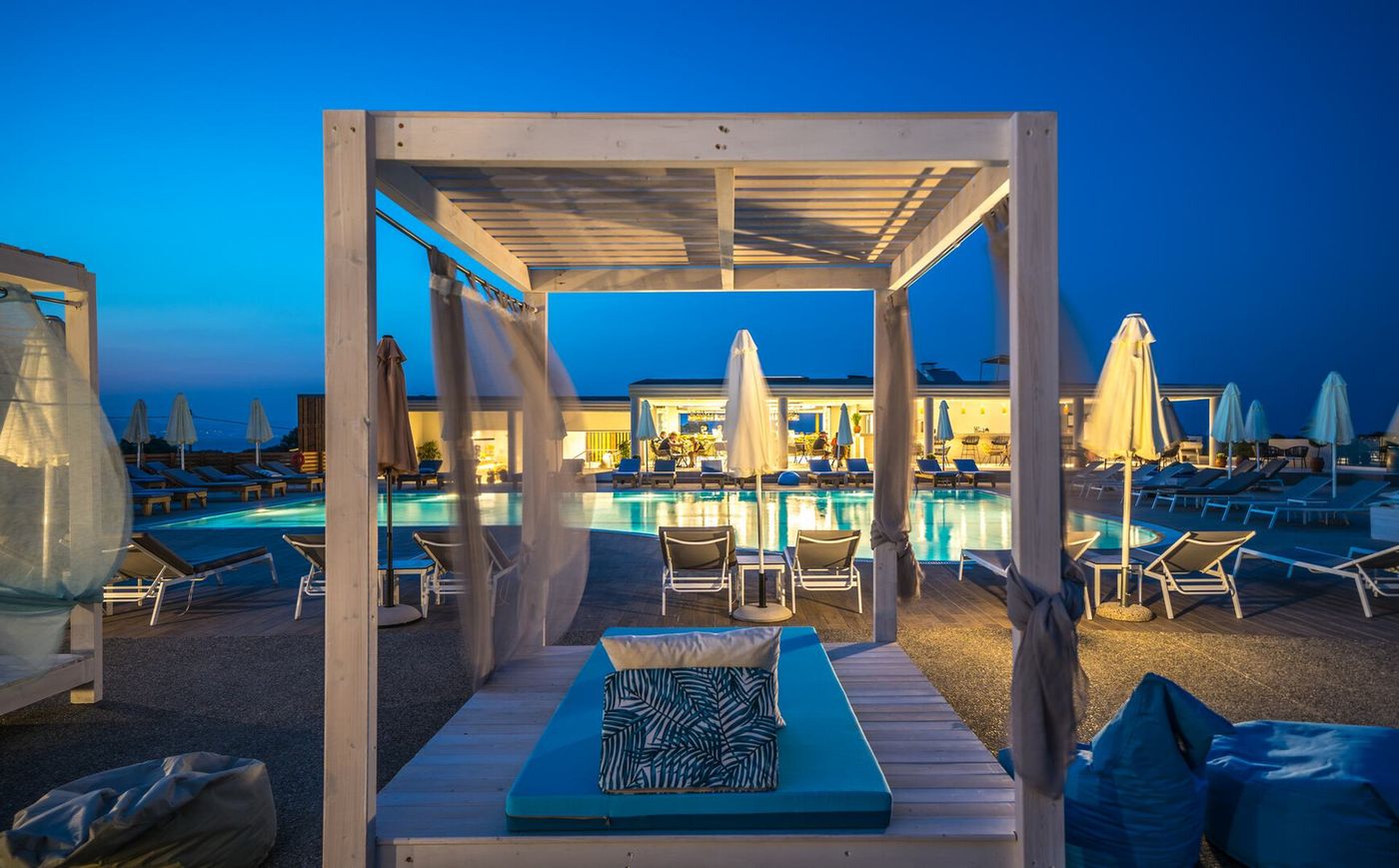 Harmony Crest Resort - Adults Only