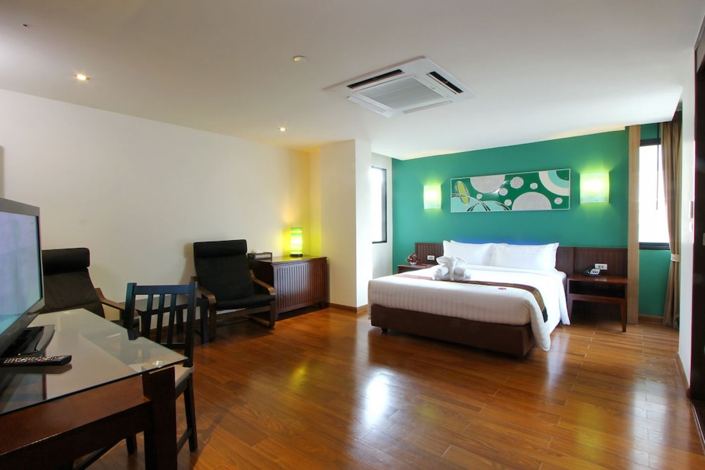 expedia-3165635-12