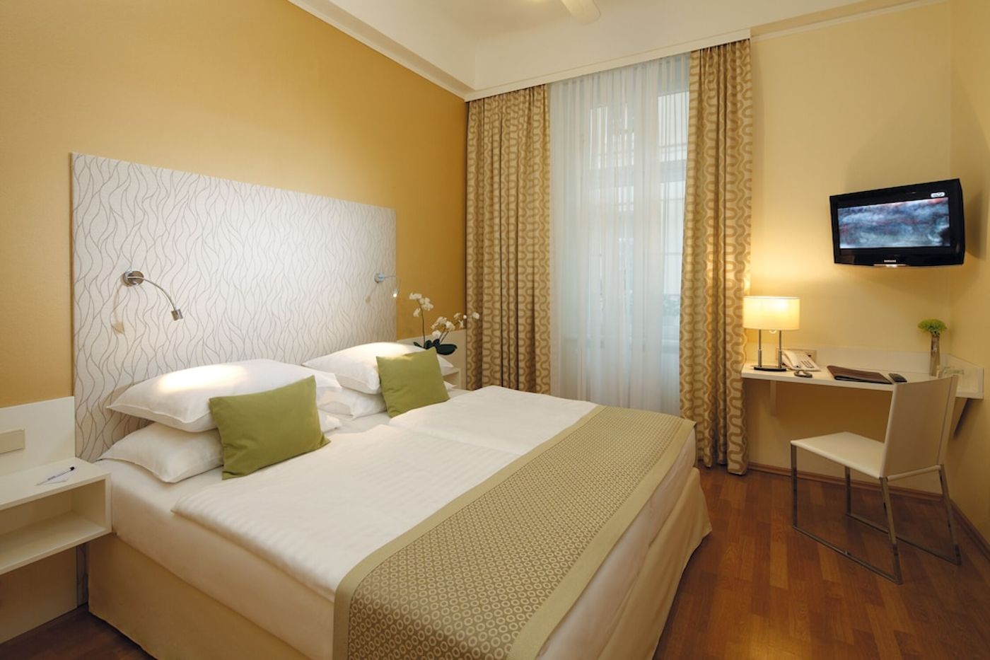 expedia-3164037-26