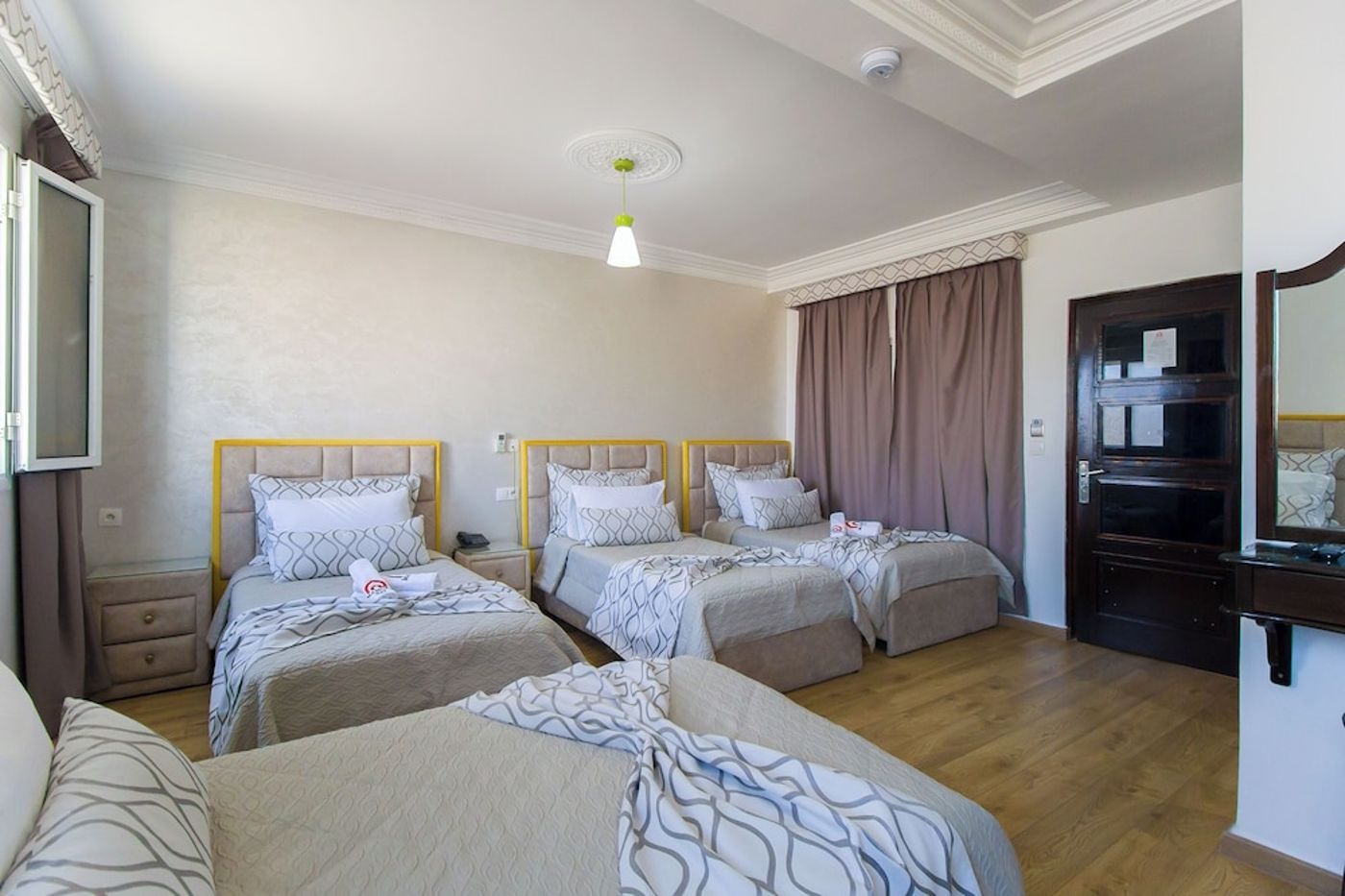 expedia-3161222-23
