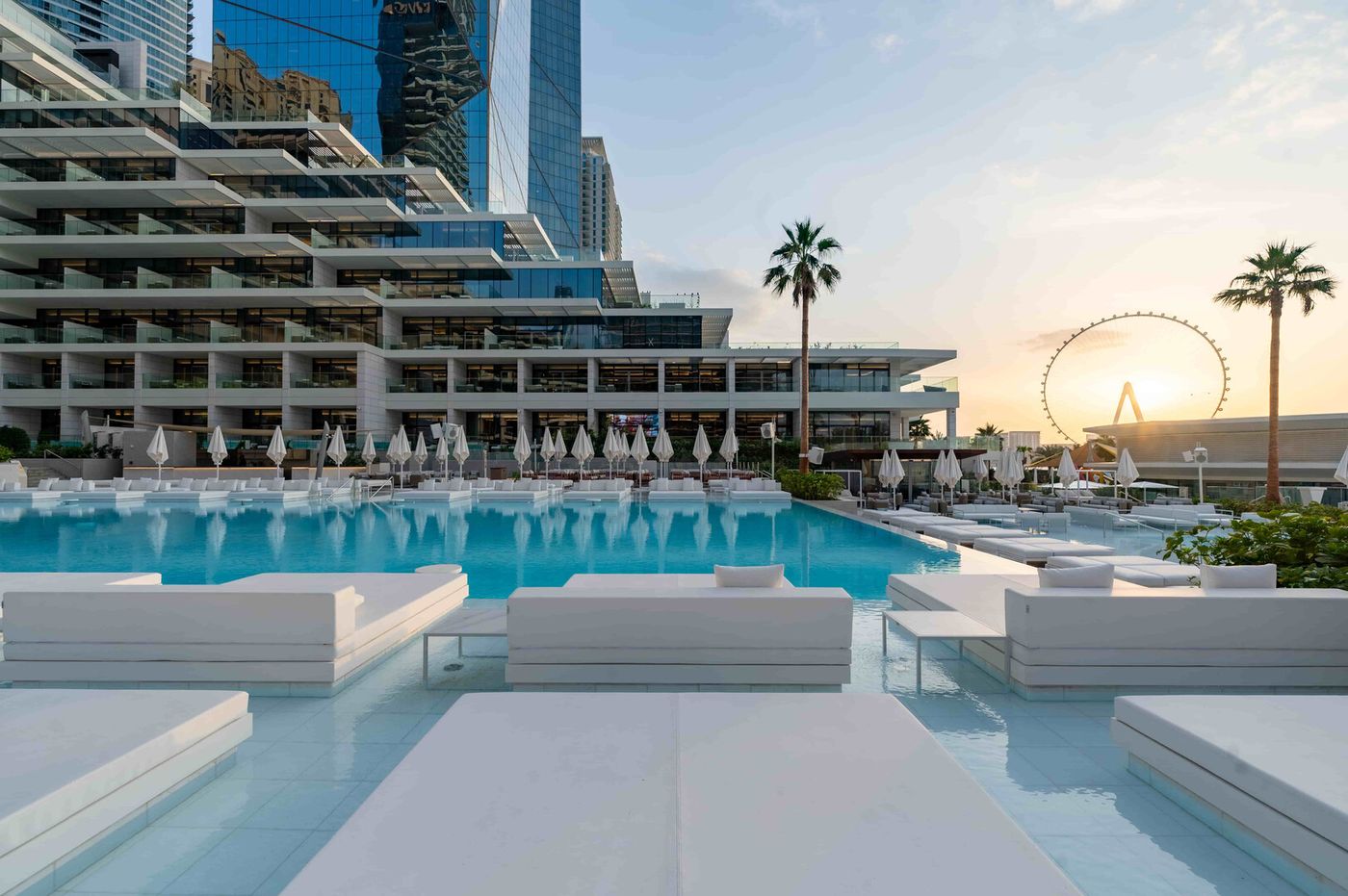 FIVE LUXE JBR 08.09