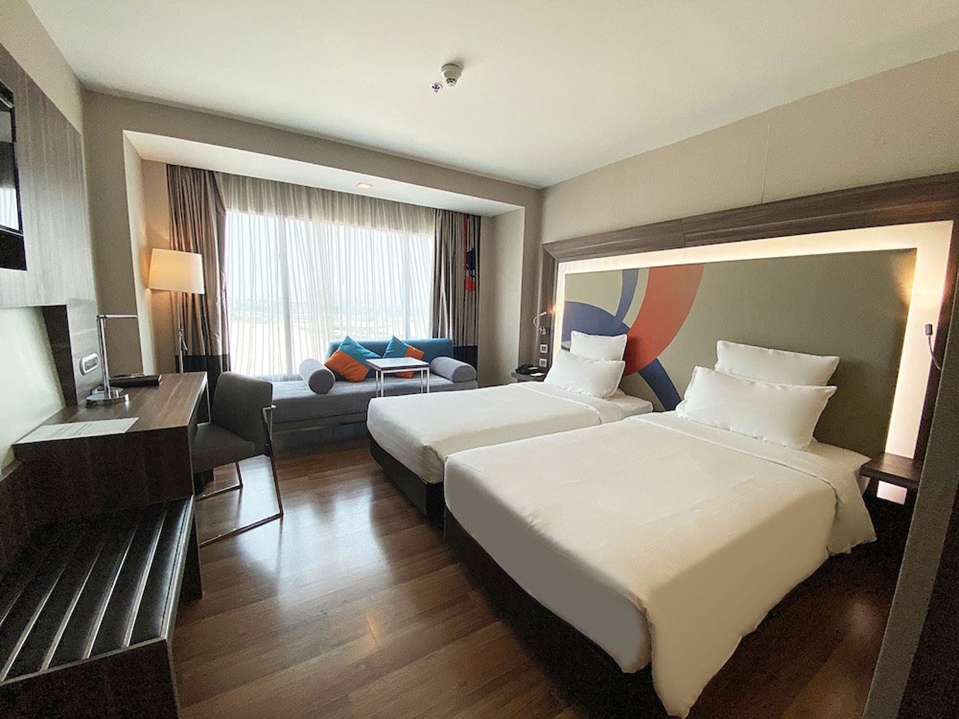 expedia-3165171-30