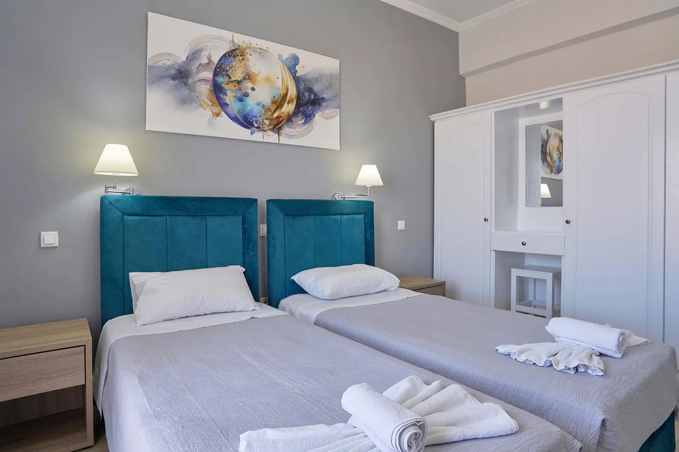 Makis Studios & Apartments