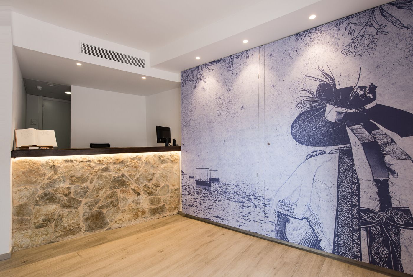22.10.26 Los Angeles Apartments