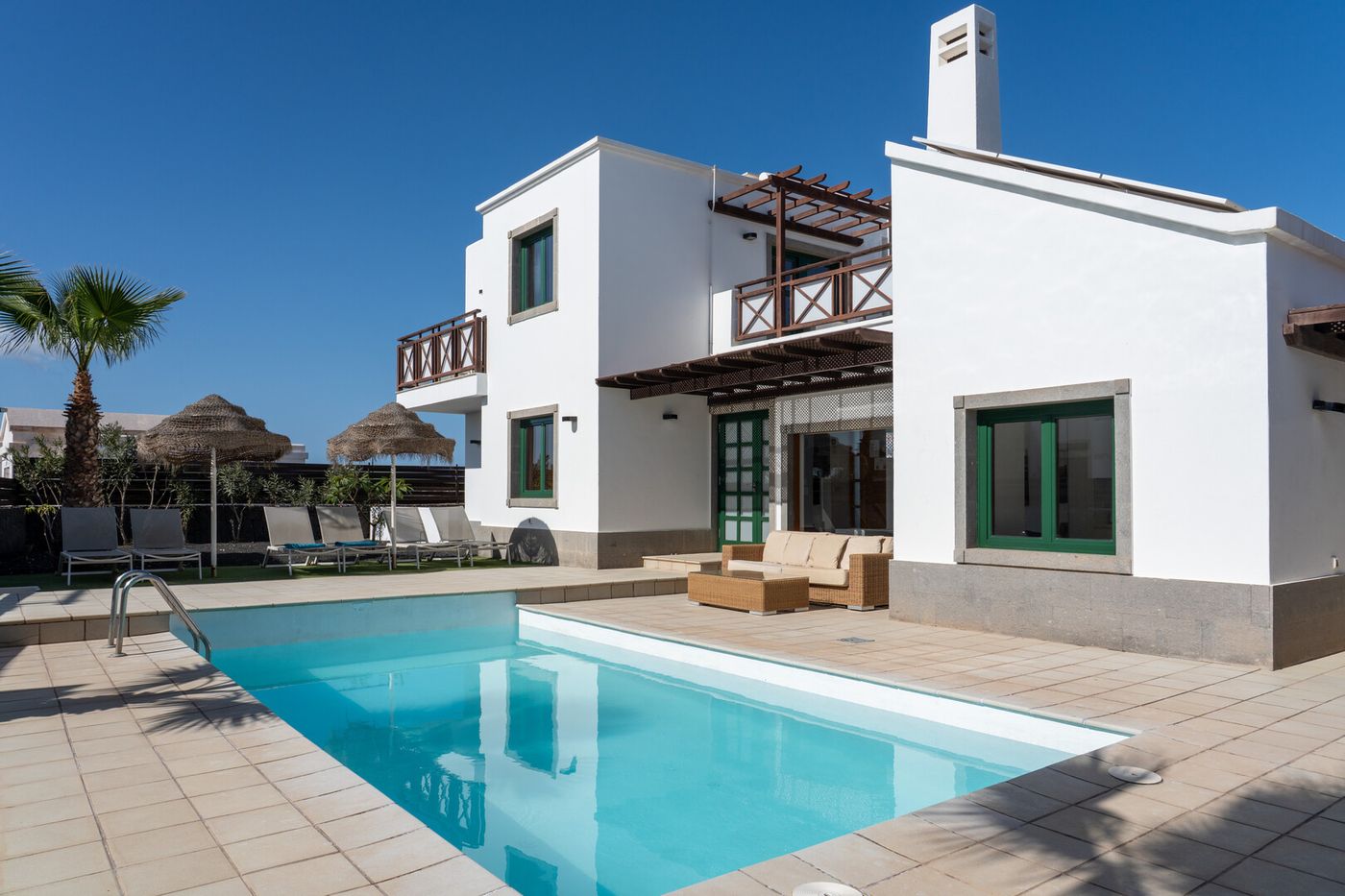 VILLAS PLAYA BLANCA BEACH MATE