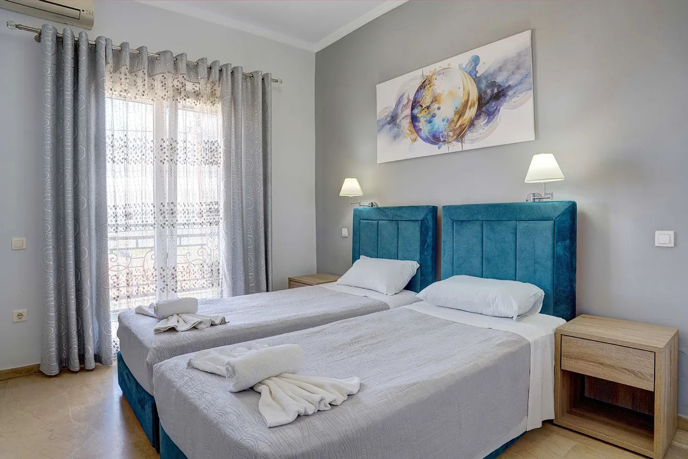 Makis Studios & Apartments