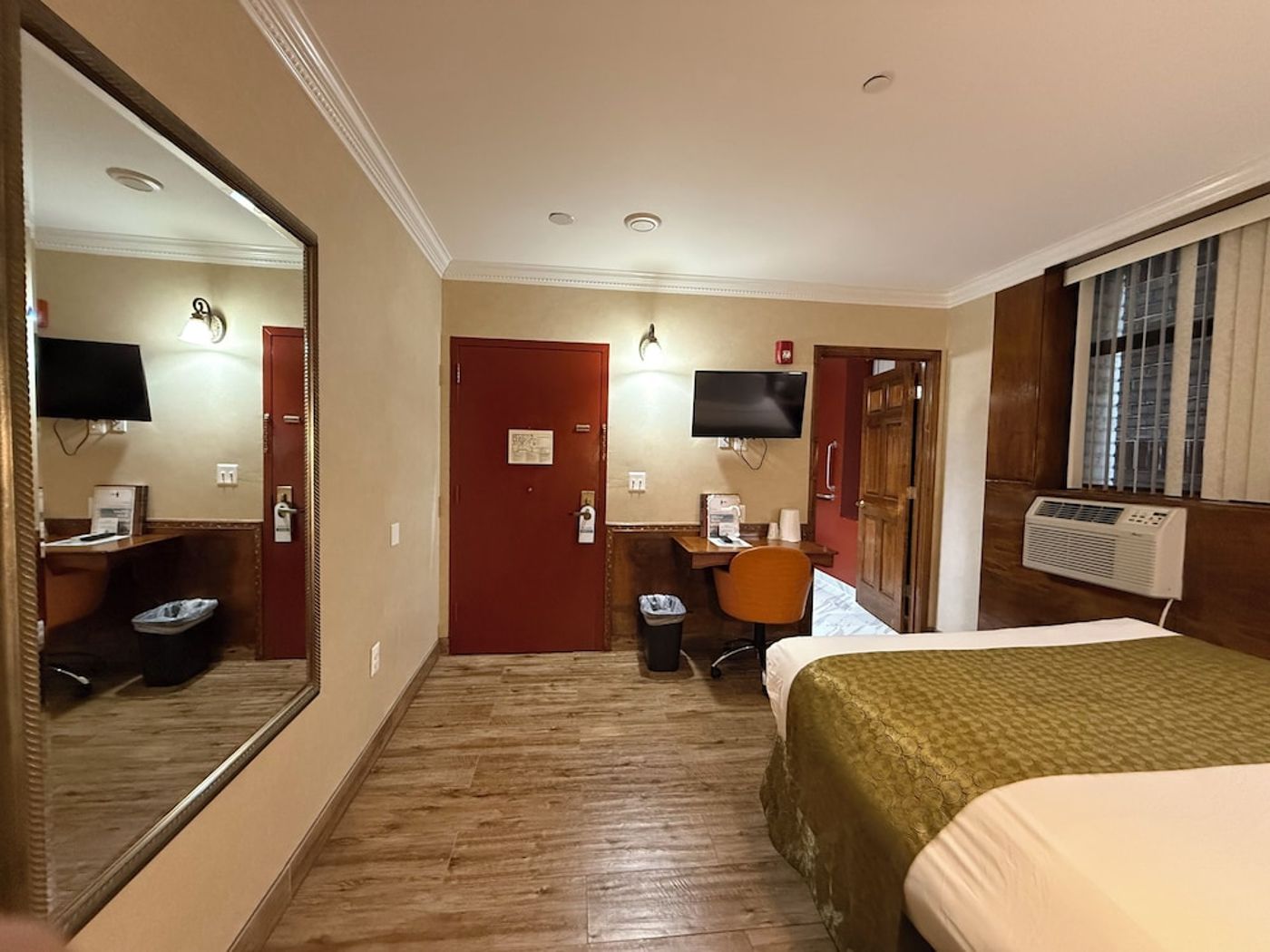 expedia-3159375-12