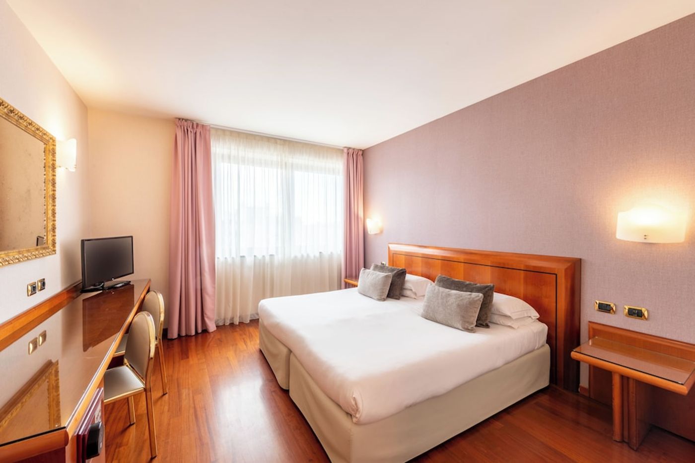 expedia-3165544-25