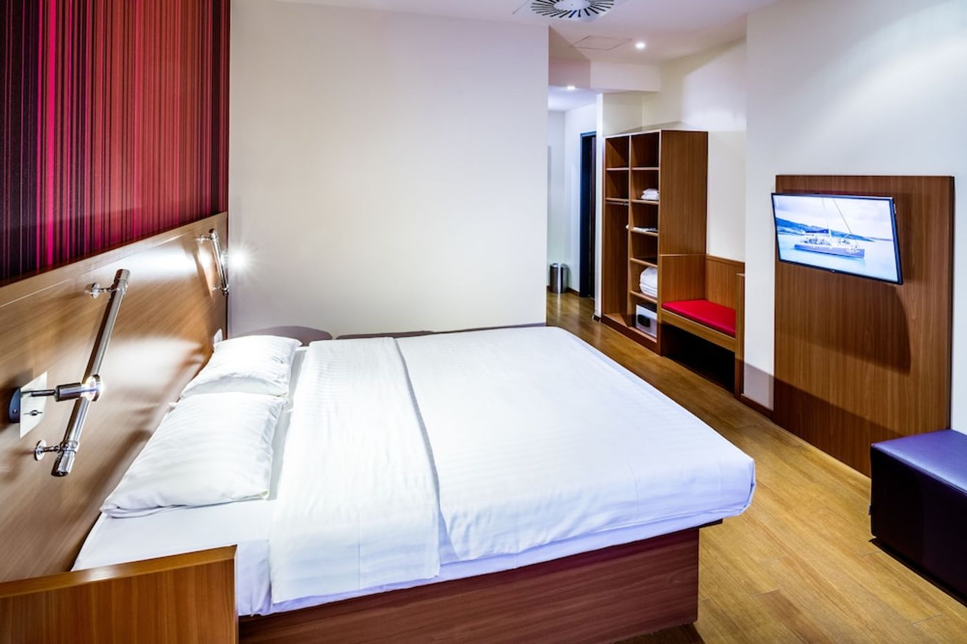 expedia-3159925-16