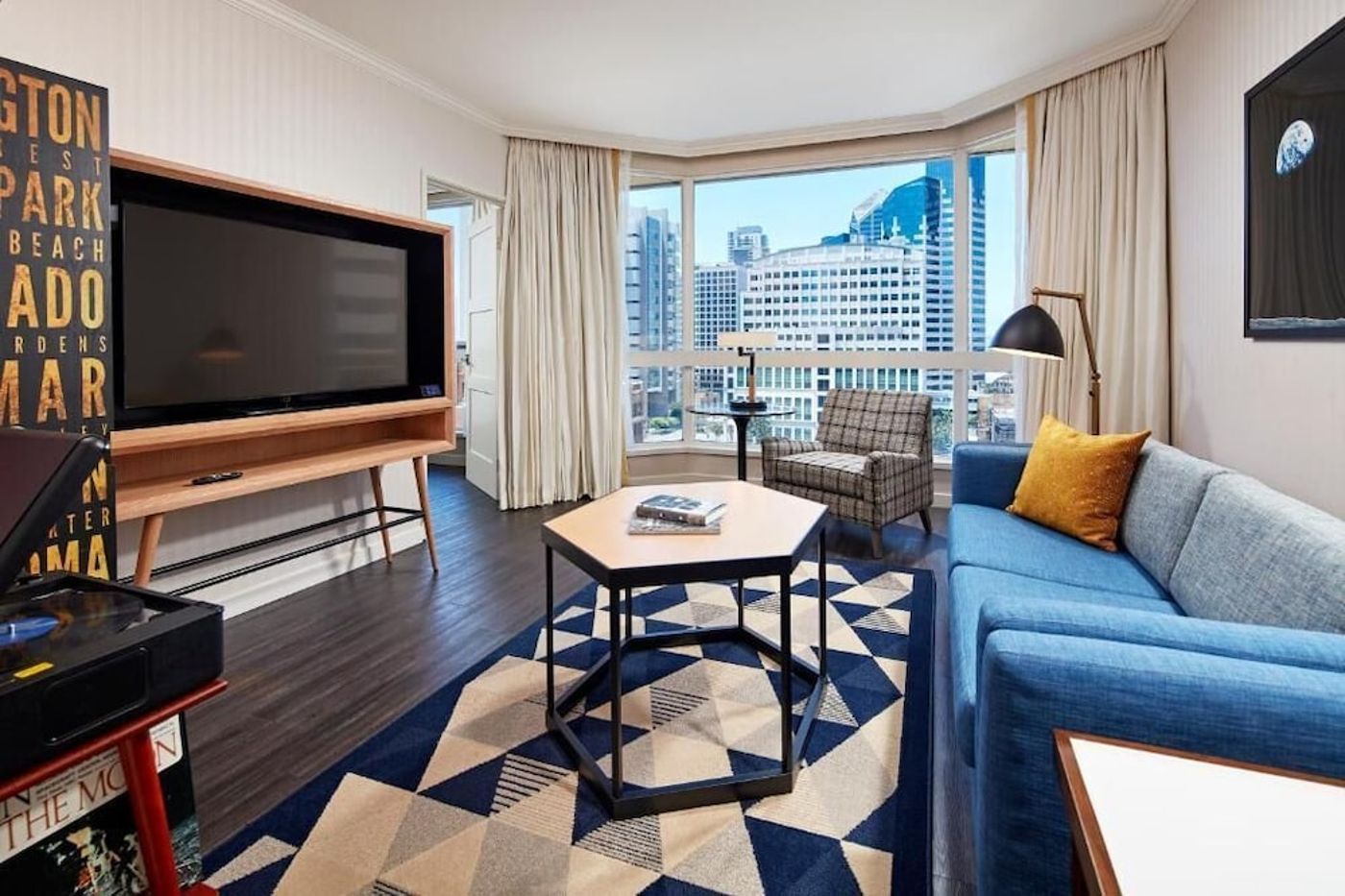 expedia-3158936-25