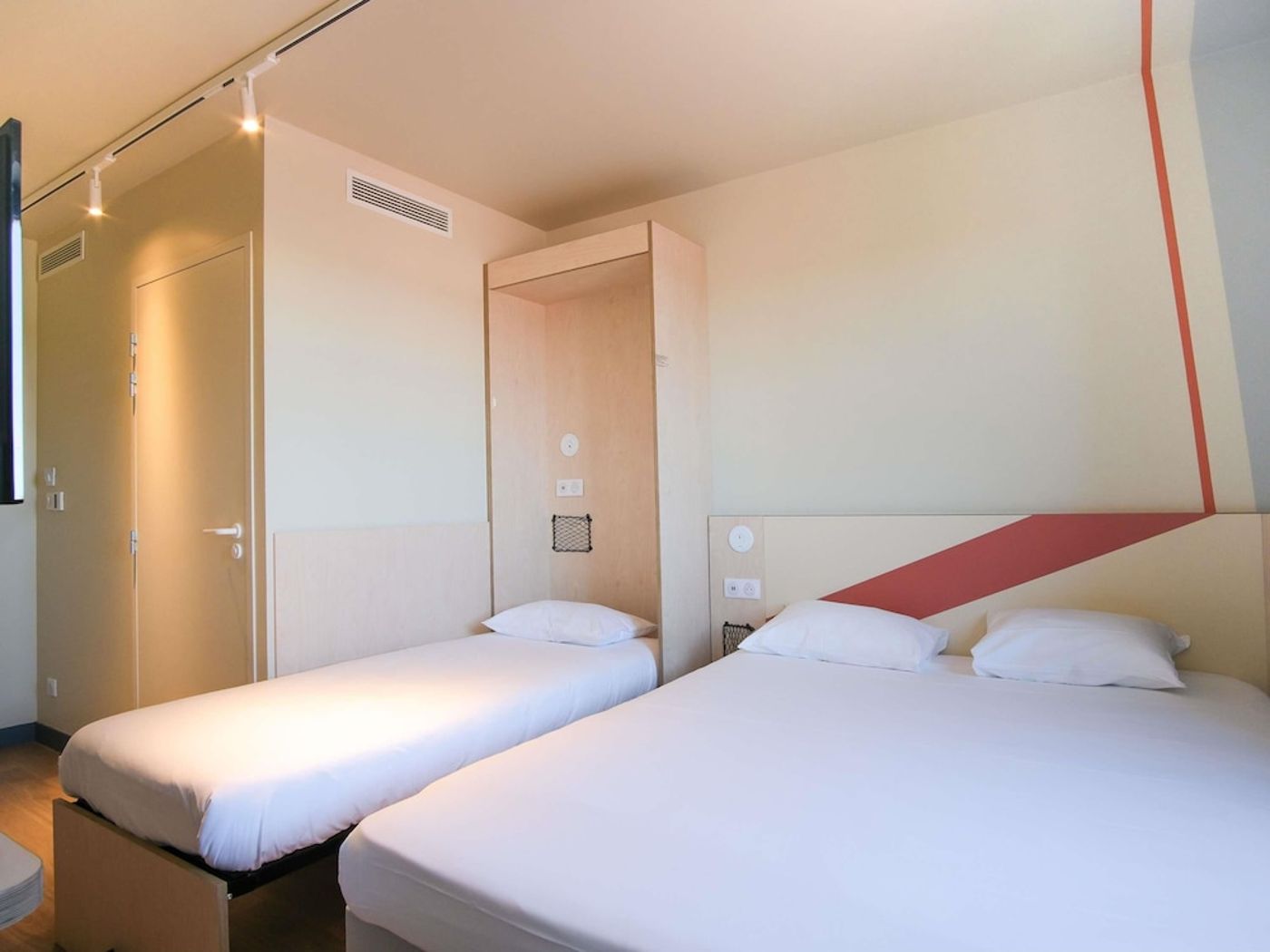 expedia-3163910-25