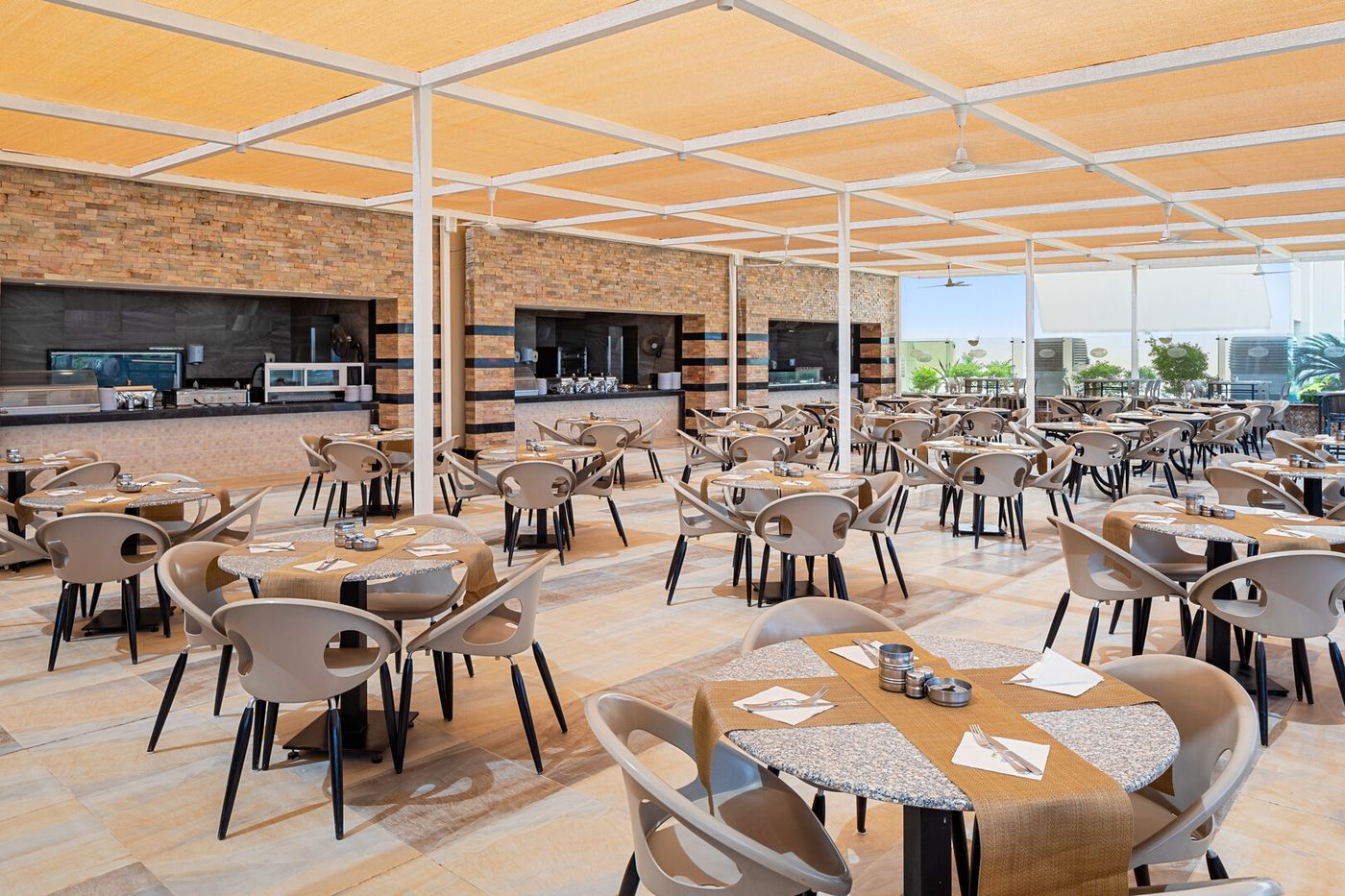 Pickalbatros White Beach 30.01