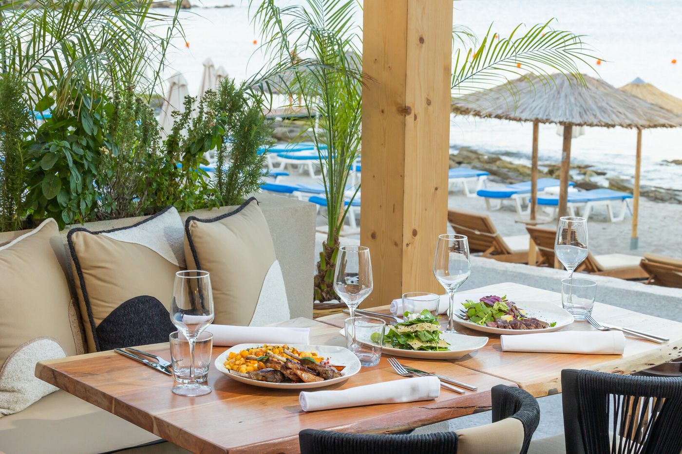 Cabana Rossa Boutique Hotel & Suites