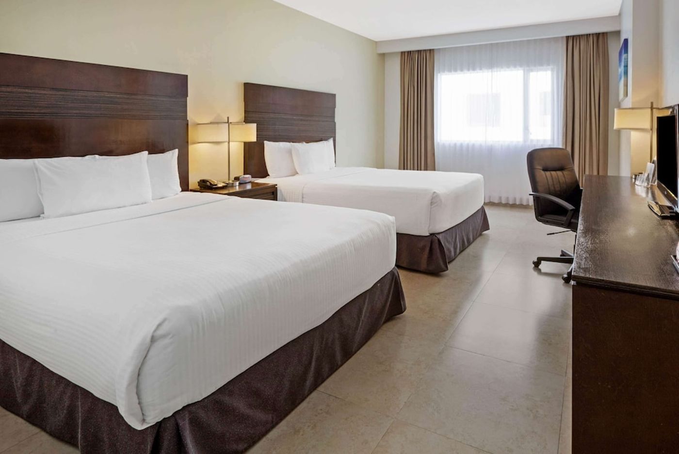 expedia-3166537-30