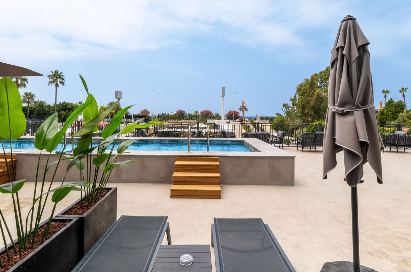 Nova Life Hotel