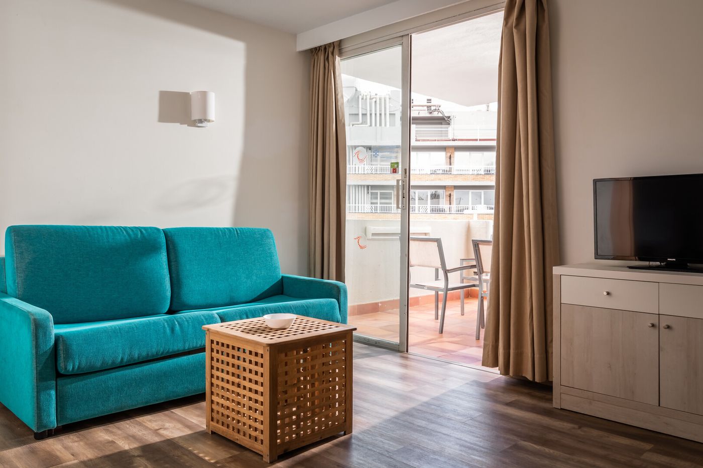 13.05. Vistasol Apartments