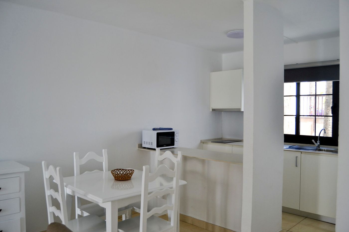 23.10.26 Flamingo Apartments