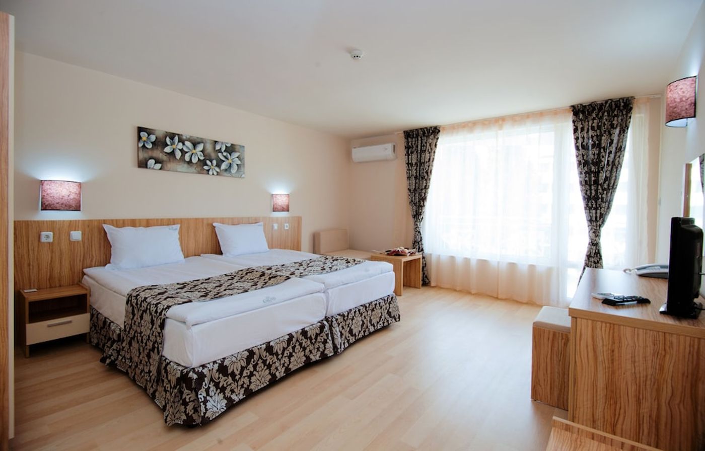 expedia-3166115-1