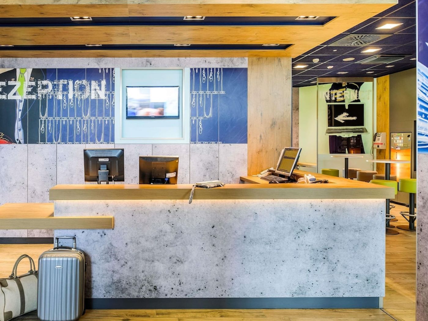 expedia-3162963-4