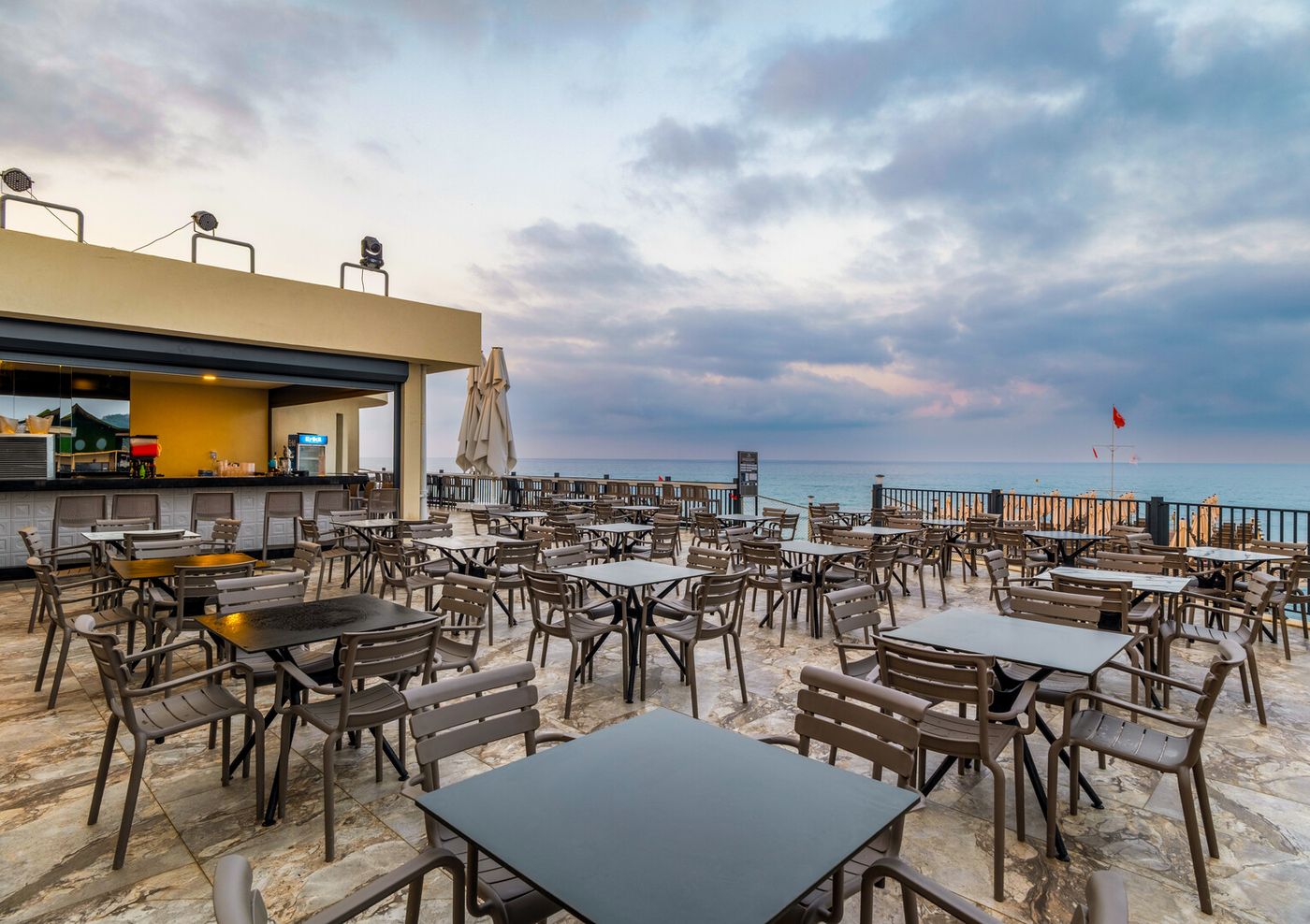 Nova Life Hotel