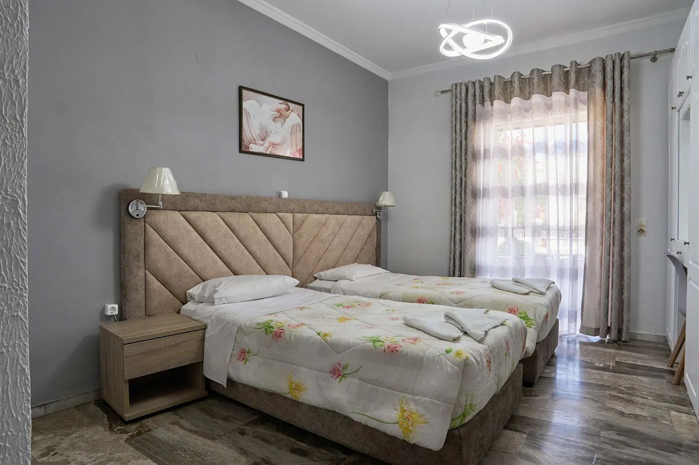 Makis Studios & Apartments