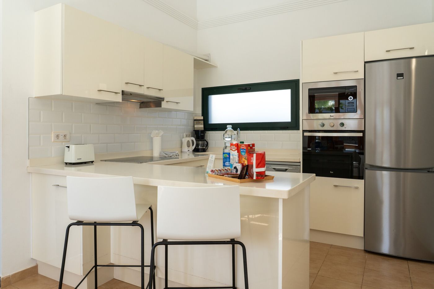 VILLAS PLAYA BLANCA BEACH MATE